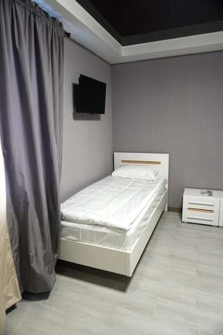 Отель Bloom Hotel Харьков Двухместный номер с 2 отдельными кроватями-3